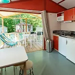 Campingplads 25m² Avec Terrasse Pour 5 Personnes - Api-1-52-349 *