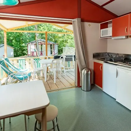 Kemp 25m² Avec Terrasse Pour 5 Personnes - Api-1-52-349 *