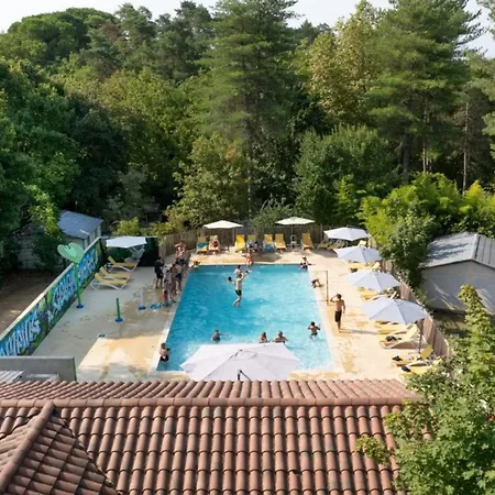 Kemp 25m² Avec Terrasse Pour 5 Personnes - Api-1-52-349